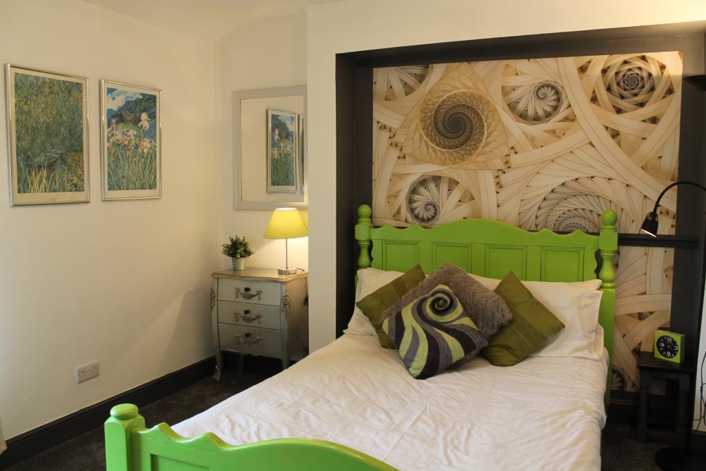 Guest Room - Treetops