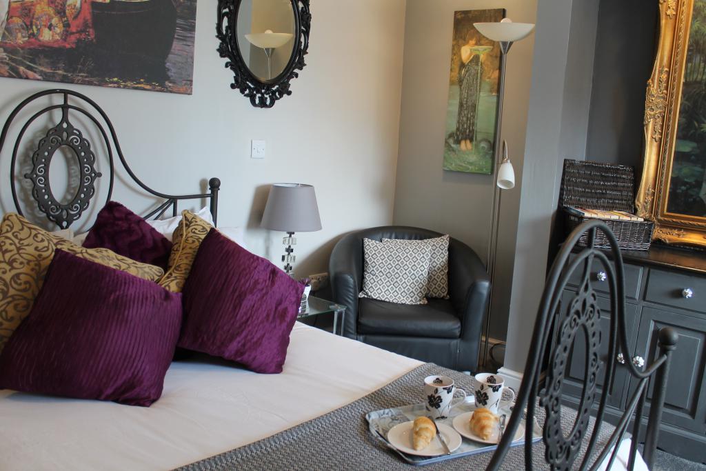 Guest Room - Art Nouveau