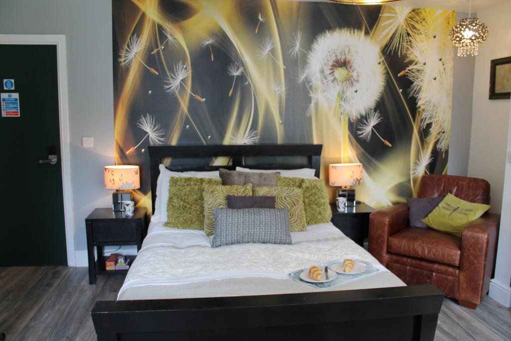 Guest Room - Dandelion 2