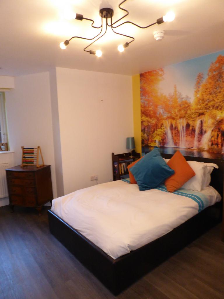 Guest Room - Red Rose